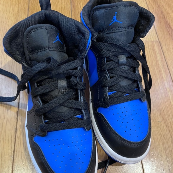 Nike Jordan 1 Mid Size 1Y - Picture 6 of 7